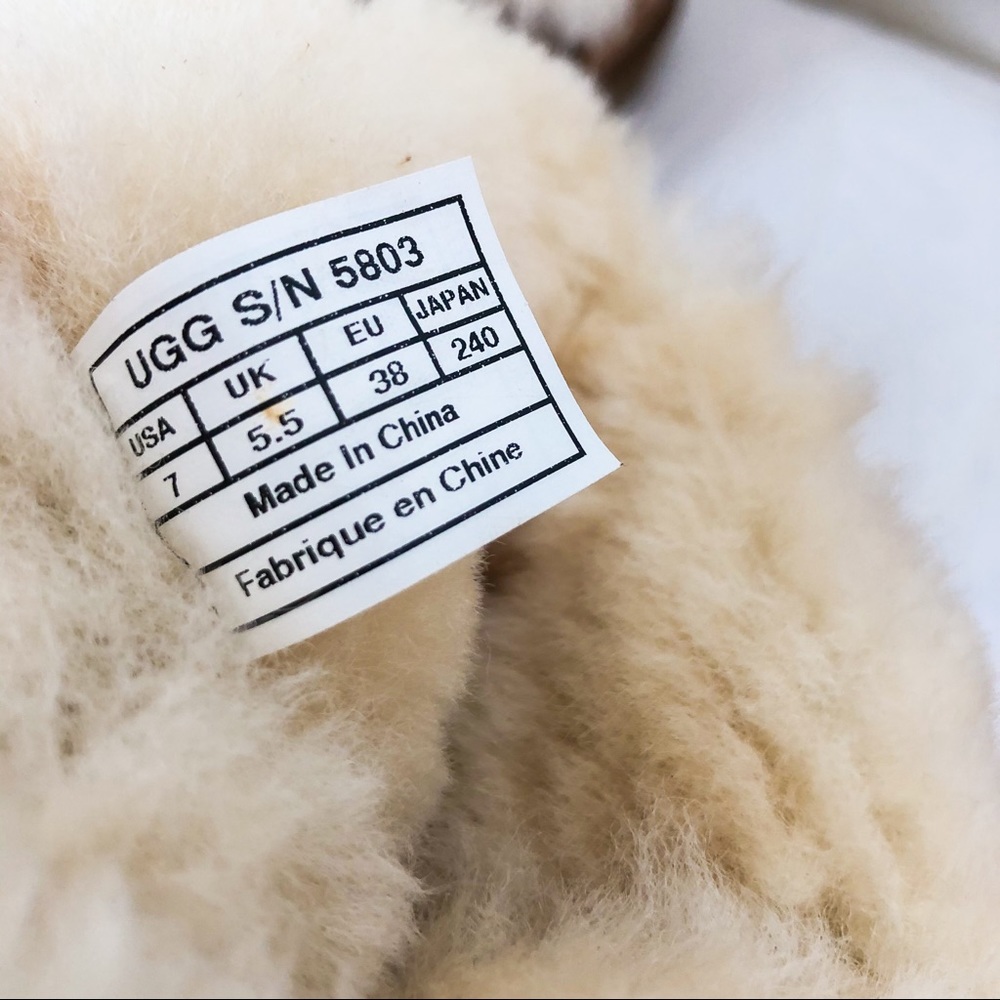 UGG Bailey Button Boot - size 7 - chestnut - Picture 6 of 8